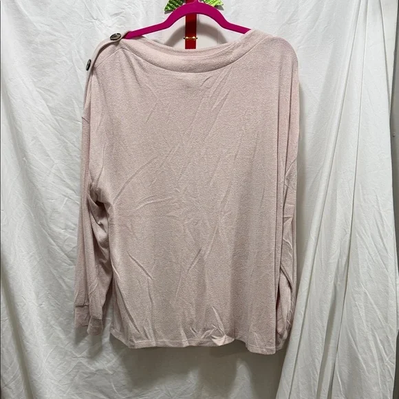 Elegant Light Pink Button-Accent Sweatshirt - Picture 5 of 5